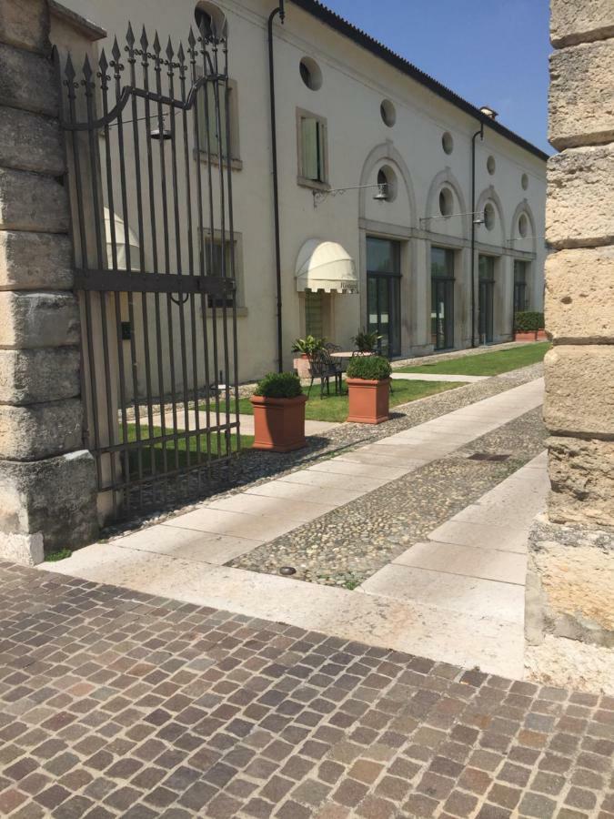 Villa Vecelli Cavriani Mozzecane Exteriér fotografie
